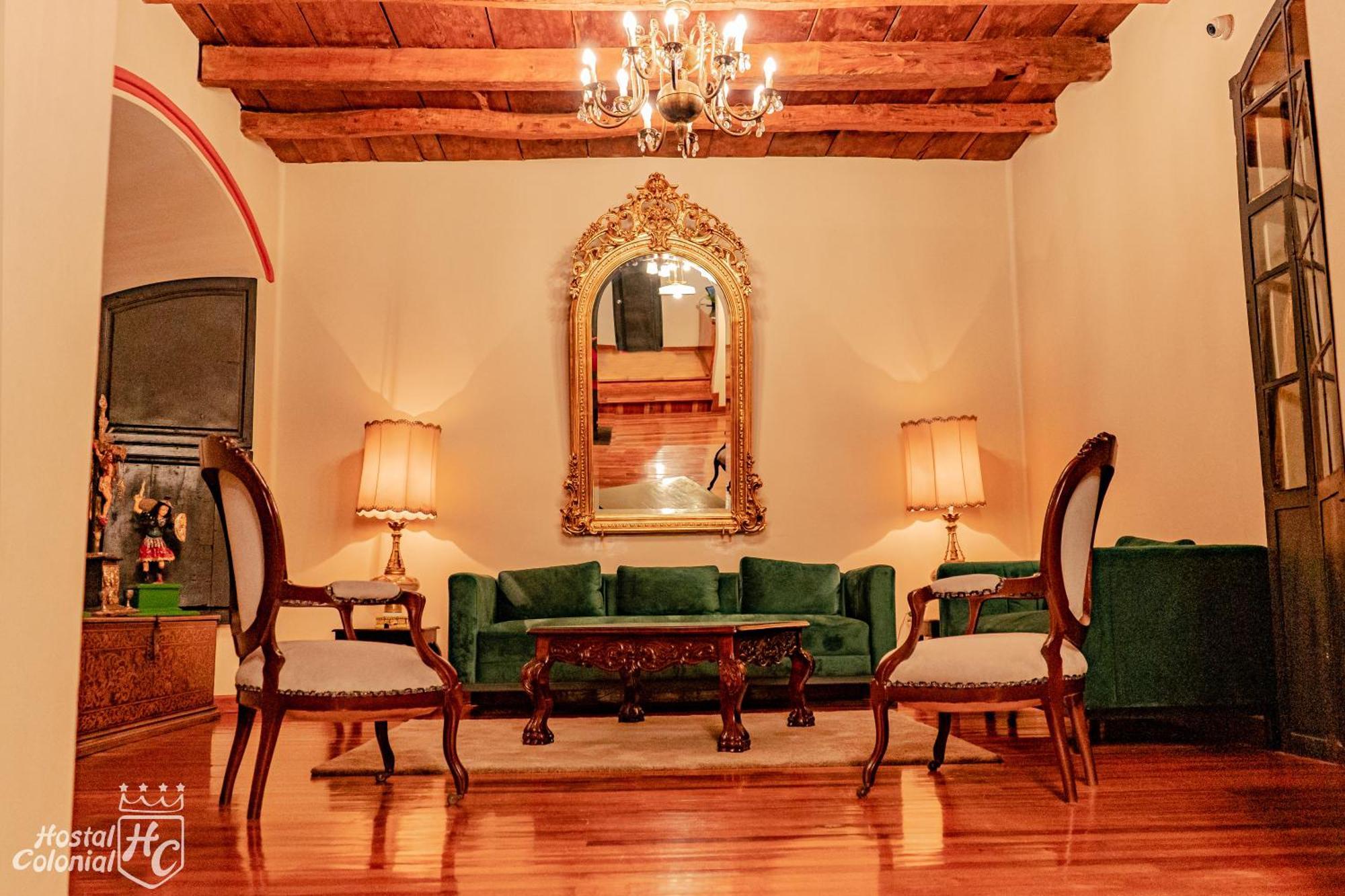 Colonial 4*